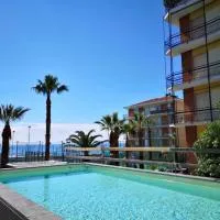 Hotel Lungomare, hotelli kohteessa Marina dʼAndora
