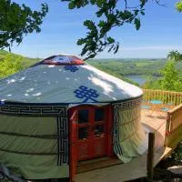 Yourte Mongole, hotelli kohteessa Mont-Roc