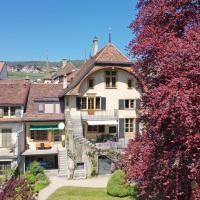 Magnifique maison vigneronne avec grand jardin, Hotel in Auvernier