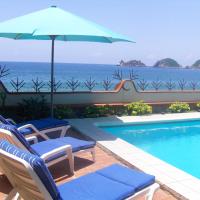 La Paloma Oceanfront Retreat, hotel di San Patricio Melaque
