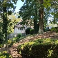 Appart dans grande demeure au calme โรงแรมในAuzebosc