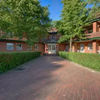Hotel & Gasthof Zur Linde, hotel en Middelhagen