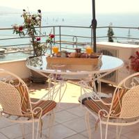 Piraeus Lux Secret, отель в Пирее, в районе Castella