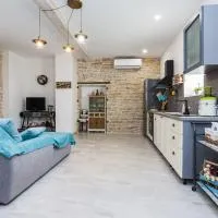 Apartment in Benkovac with a hot tub, hotel in Benkovac