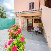 Apartman Sara, hotel u gradu Tinjan