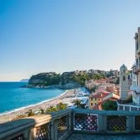 Hotel Tirreno, hotel u gradu Čele Ligure