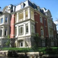 Villa Vier Jahreszeiten, hotel din Crimmitschau