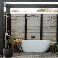 Three Streams Raglan Retreat, hotel em Raglan