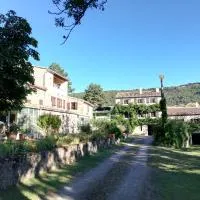 Domaine des Goudis – hotel w mieście Bouisse