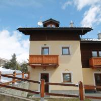 Comfortable Holiday Home in Livigno near Ski Lift, hotel in Livigno