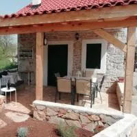 Krka Waterfalls Stonehouse Roko, viešbutis mieste Lozovacas