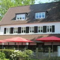 Hotel und Restaurant Zeus, хотел в Волфсбург