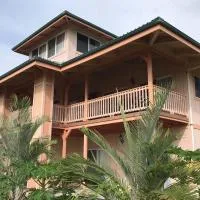 Coconut Palms Vacation Rental near lava fields and beaches, hotel a Kehena