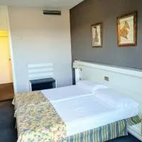 Hotel Las Cigüeñas, hotel u gradu Truhiljo