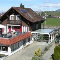 Siebnen में, होटल Pension Chalet Charme