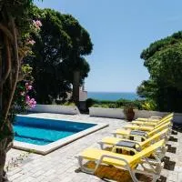 Great view to sea, villa with pool, hotell i Salema