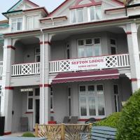 Sefton Lodge SEAFRONT ,PANORAMIC SEA VIEW ENSUITE BALCONY ROOMS AVAILABLE, GUEST GARDEN