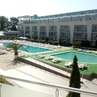 Apartments in Black Sea Star Complex, hotel em Gradina Beach, Sozopol