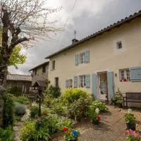 La Maison Des Fleurs, viešbutis mieste Montembœuf