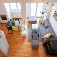 Urban Serviced Apartments، فندق في إسكوبية