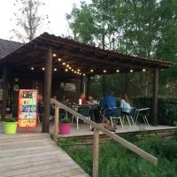 Camping Le Canoë, hotel a Chaussin