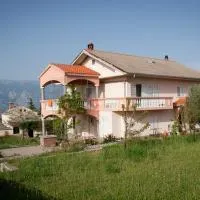 Apartman Ana, hotel a Radovin