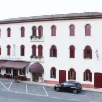 Al Cavallino, hotell i Follina