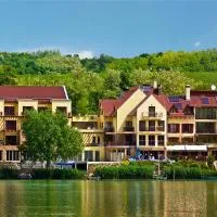 Tó Wellness Hotel: Bánk şehrinde bir otel