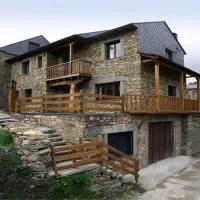 Casa Rural Las Nieves: San Ciprián'da bir otel