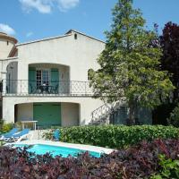 Beautiful Villa in Nyons with Swimming Pool, hotel in Nyons