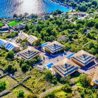 Golden Haven Luxe Glamp Resort, hotel v Murteri