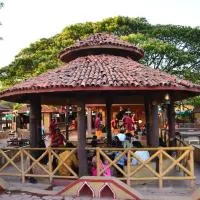 Nakhrali Dhani Resort, hotel a Indore