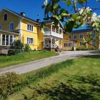 Nygården B&B Hälsingegård, hotel en Harmånger