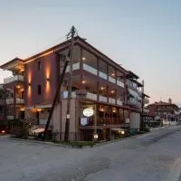 Stavros Compass, hotel u Sártiju