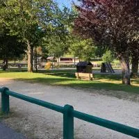 Chambre privative, מלון בSaint-Rémy-sur-Durolle