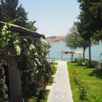 Dar Tifrouine โรงแรมในLalla Takerkoust
