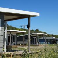 Beach Lodges Oostvoorne, hotel i Oostvoorne