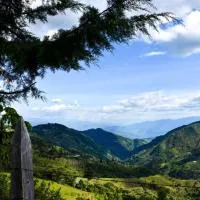 Casa de Campo con hermosa vista a Los Farallones، فندق في Versalles