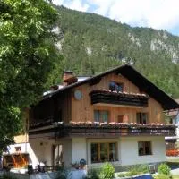 Ferienhaus Bella Vista, viešbutis mieste Presegerzė