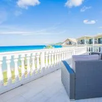 Laura Beach House, hotel in Alykes