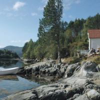 Four-Bedroom Holiday home in Gurskøy 1