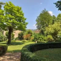 Le Jardin Secret, hotelli kohteessa Saint-Antonin