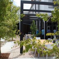 Crossroads Hotel, hotel near Narita International Airport - NAA, Narrabri