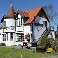 The Old Stables Pub with rooms, hotel em Moffat