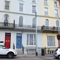 West Beach House -Sea Views – hotel w mieście Cobh