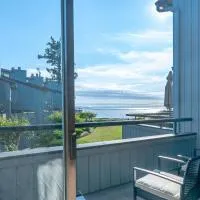 Oceanview Escape at Birch Bay with indoor Pool & Hot Tub, hótel í Blaine