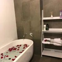 Modern APT in Liverpool CBD, hotel din Liverpool