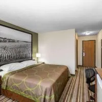 Super 8 by Wyndham Storm Lake، فندق في Storm Lake