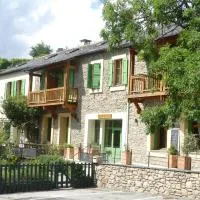 Gîte de Llo - Vue Pyrénées, chambres & PDJ inclus, hotel a Llo
