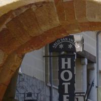 Hotel Arco San Vicente – hotel w dzielnicy Mury obronne w Avili w mieście Avila